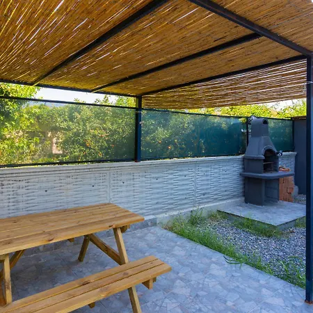 Azalea 1 Вилла *